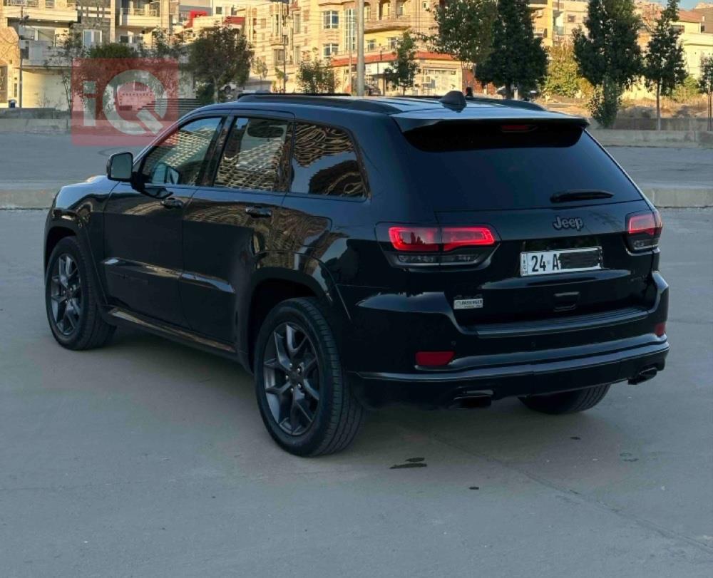 جیپ گراند شیرۆکی